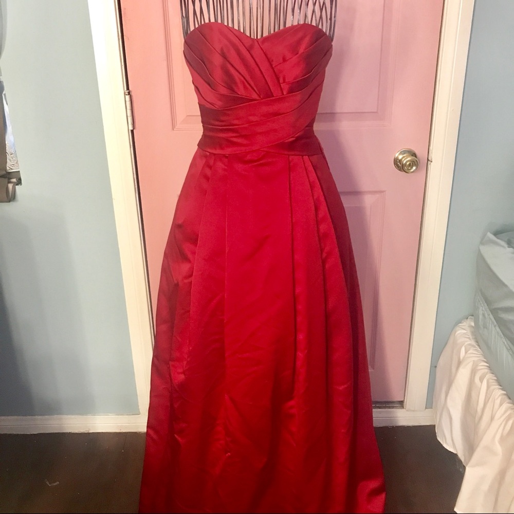 Apple Red Sweetheart Gown